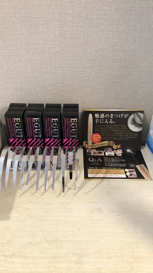 店頭でお分けしているエグータムのまつげ美容液
